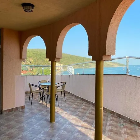 Andalusia Апартамент *