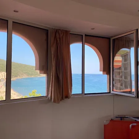 Andalusia Апартамент *