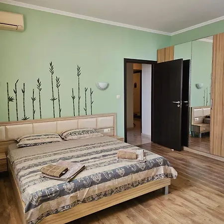 Andalusia Апартамент Елените