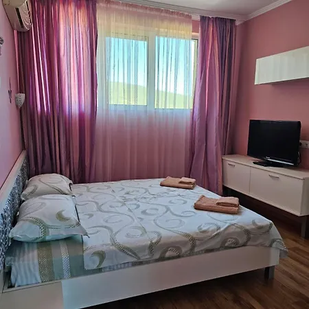 Апартамент Andalusia Елените